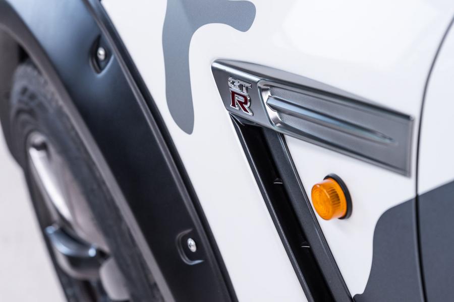 Детали интерьера Nissan GT-R Offroad Godzilla 2.0 2019 года  (фото 22 из 24)